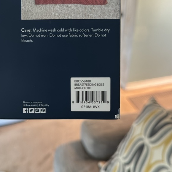 Itzy Ritzy Breastfeeding Boss (Multi Use Blanket and nursing cover) + Soothies - Picture 8 of 8